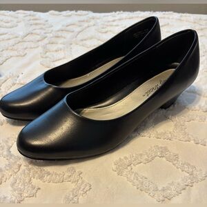 Easy Street black  1” pump